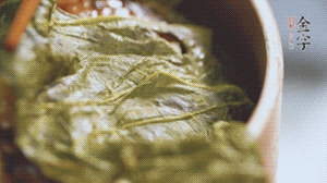 出鍋后撒上蔥花就可以啦。