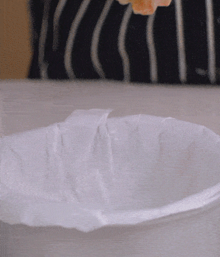 放到容器中，30-36攝氏度的地方發(fā)酵2次。