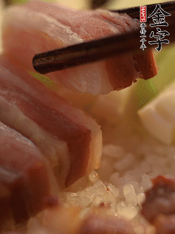 轉(zhuǎn)小火，繼續(xù)蓋蓋子燜2-3分鐘。