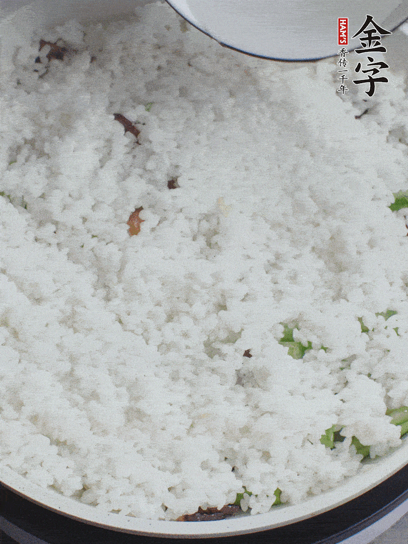 放一碗水，蓋蓋燜煮。