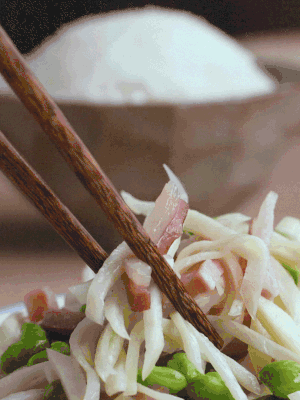 加一點清水炒至斷生。