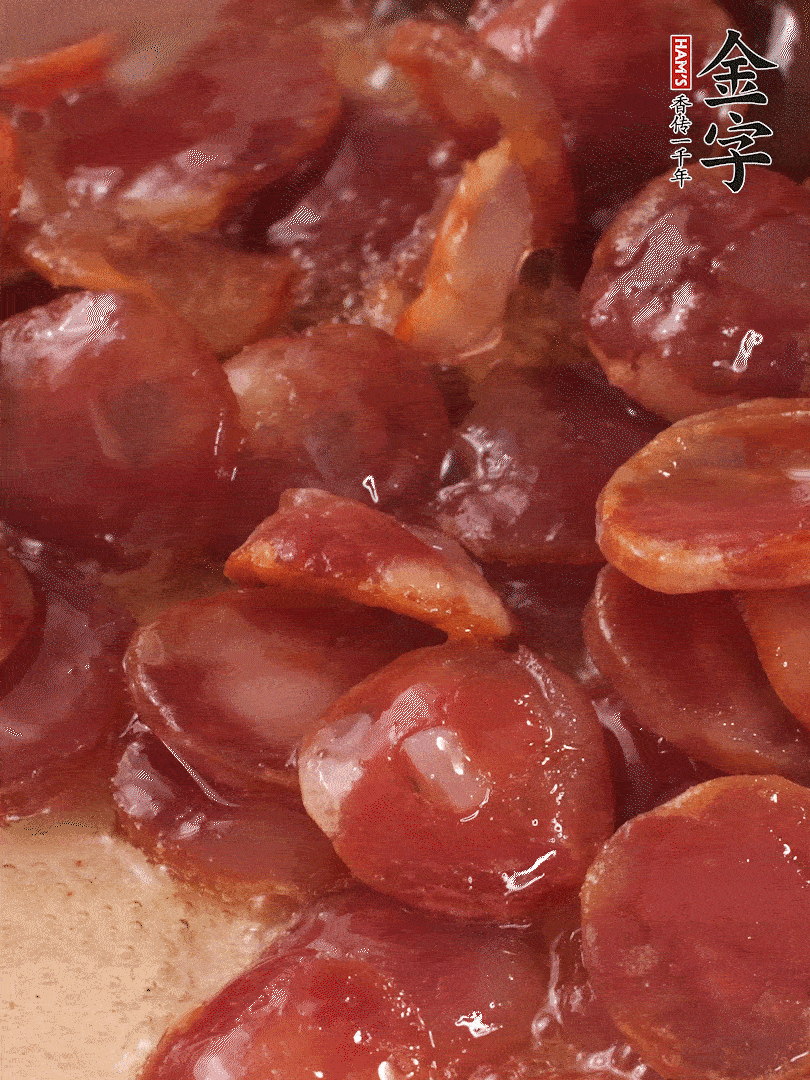 絲苗米洗凈后，用1.5倍水煮至6分熟（偏硬的質(zhì)地），網(wǎng)篩撈起瀝干水分備用。