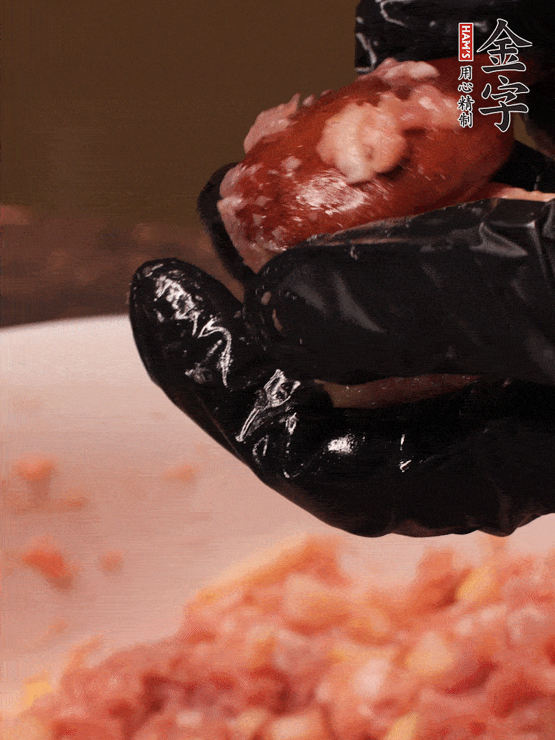 攪拌上勁，15g食用油，再攪拌一下，分成30g小圓球，冰凍1小時