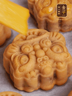 冷卻5分鐘刷上蛋液，160℃再烤10分鐘，回油1晚更香